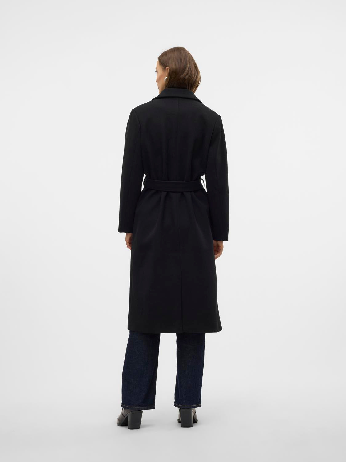 model_shot-back